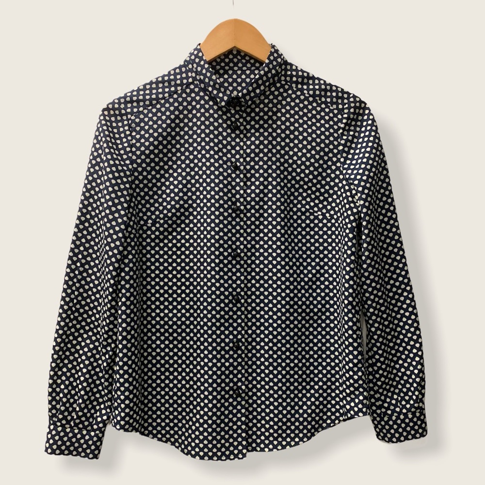 Chic vintage style blouse